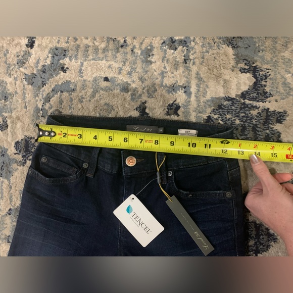 NWT Level 99 “Lily” Signature Skinny Straight Contoured Waistband Size 24 - Picture 9 of 11